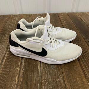 Nike Men's Oketo White and Black Sneakers